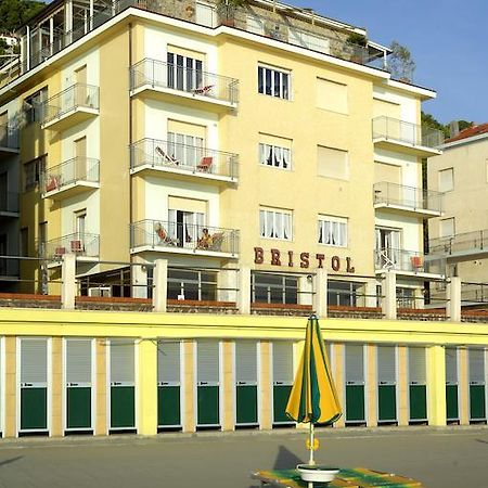 Hotel Bristol Лаїгуелья Екстер'єр фото