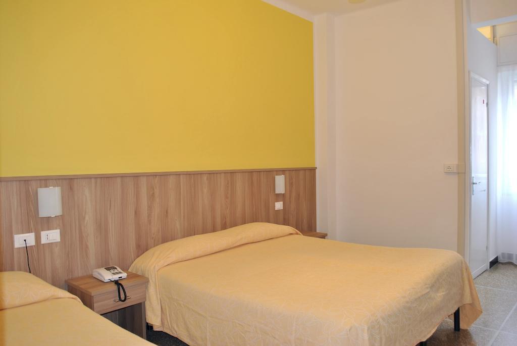 Hotel Bristol Лаїгуелья Номер фото