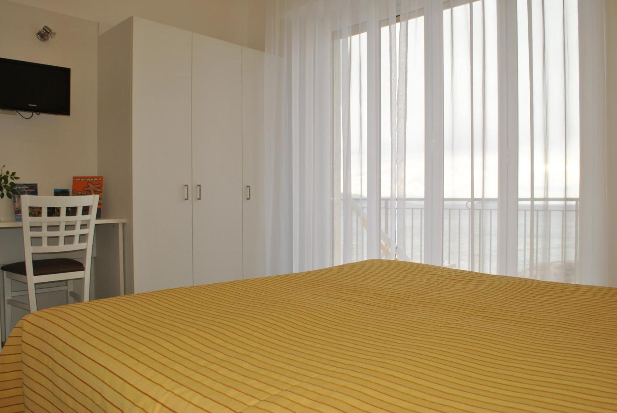 Hotel Bristol Лаїгуелья Екстер'єр фото