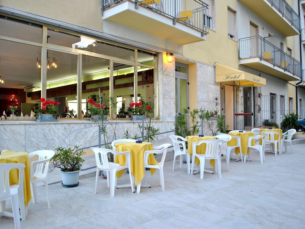 Hotel Bristol Лаїгуелья Екстер'єр фото