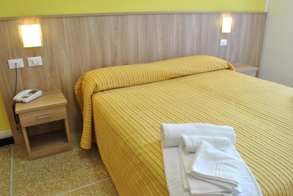 Hotel Bristol Лаїгуелья Екстер'єр фото