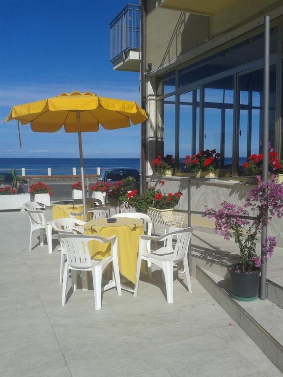 Hotel Bristol Лаїгуелья Екстер'єр фото